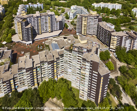 01.05.2024 - Marx-Zentrum, Studentenwohnheim und Wohnanlage Karl-Marx-Ring 52-62 und KMR 53-57c