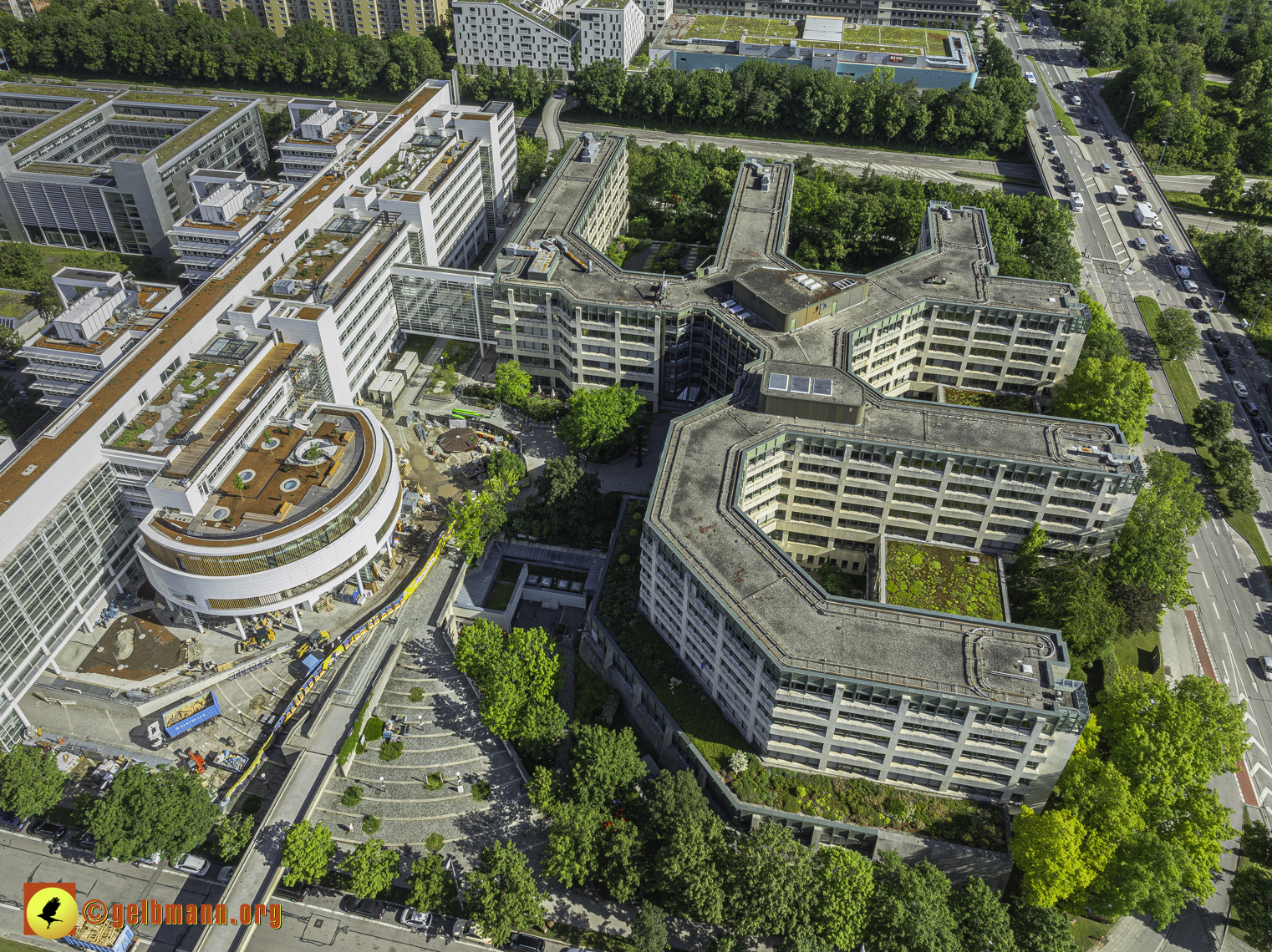 30.05.2024 - das ehemalige Allianzbürohaus ist jetzt BOSCH in Neuperlach und Umgebung