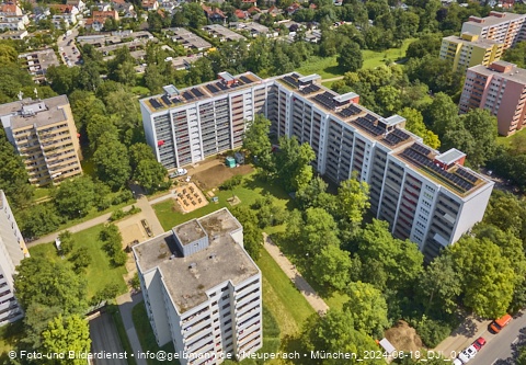18.06.2024 - Baustelle am Karl-Marx-Ring 11-21 mit Dach-Solaranlage in Neuperlach