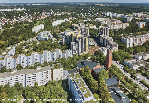 29.07.2024 - Marx-Zentrum, Studentenwohnheim, Wohnanlage Karl-Marx-Ring 52-62, KMR 53-57c Umgebung