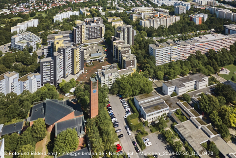29.07.2024 - Marx-Zentrum, Studentenwohnheim, Wohnanlage Karl-Marx-Ring 52-62, KMR 53-57c Umgebung