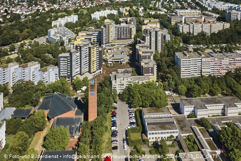 29.07.2024 - Marx-Zentrum, Studentenwohnheim, Wohnanlage Karl-Marx-Ring 52-62, KMR 53-57c Umgebung