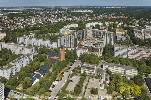 29.07.2024 - Marx-Zentrum, Studentenwohnheim, Wohnanlage Karl-Marx-Ring 52-62, KMR 53-57c Umgebung
