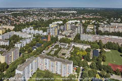 29.07.2024 - Marx-Zentrum, Studentenwohnheim, Wohnanlage Karl-Marx-Ring 52-62, KMR 53-57c Umgebung