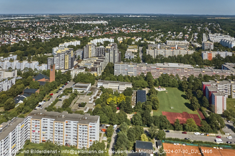 29.07.2024 - Marx-Zentrum, Studentenwohnheim, Wohnanlage Karl-Marx-Ring 52-62, KMR 53-57c Umgebung