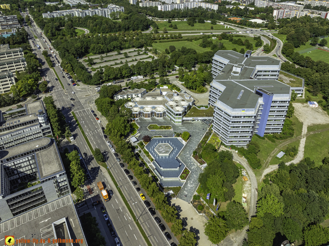 29.07.2024 - Brunnen vor der deutschen Rentenversicherung Bayern Süd in Neuperlach