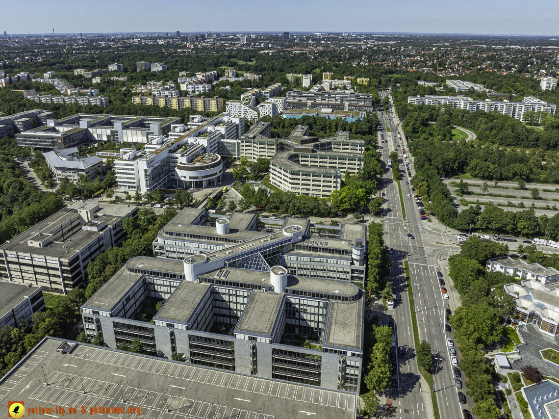 29.07.2024 - Brunnen vor der deutschen Rentenversicherung Bayern Süd in Neuperlach
