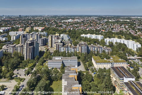 03.08.2024 - Marx-Zentrum, Studentenwohnheim, Wohnanlage Karl-Marx-Ring 52-62, KMR 53-57c Umgebung