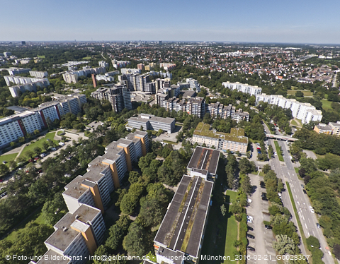 03.08.2024 - Marx-Zentrum, Studentenwohnheim, Wohnanlage Karl-Marx-Ring 52-62, KMR 53-57c Umgebung