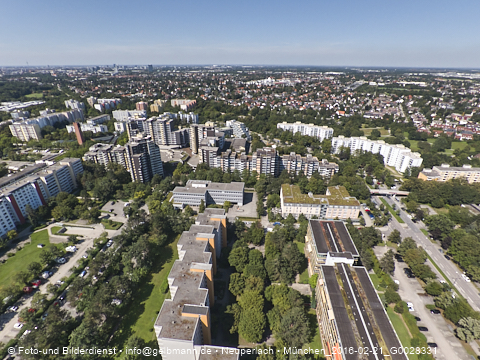 03.08.2024 - Marx-Zentrum, Studentenwohnheim, Wohnanlage Karl-Marx-Ring 52-62, KMR 53-57c Umgebung