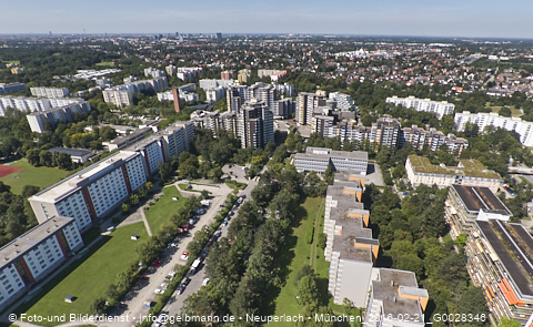 03.08.2024 - Marx-Zentrum, Studentenwohnheim, Wohnanlage Karl-Marx-Ring 52-62, KMR 53-57c Umgebung