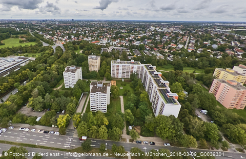 12.09.2024 - Dachbegehung mit der Münchner Wohnen am Karl-Marx-Ring 11-21 in Neuperlach