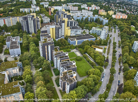 12.09.2024 - Marx-Zentrum, Studentenwohnheim, Wohnanlage Karl-Marx-Ring 52-62, KMR 53-57c Umgebung