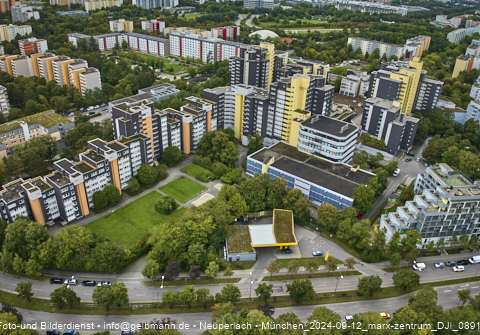 12.09.2024 - Marx-Zentrum, Studentenwohnheim, Wohnanlage Karl-Marx-Ring 52-62, KMR 53-57c Umgebung