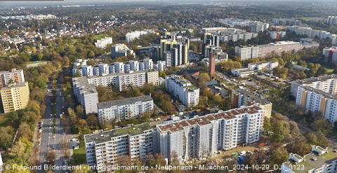 29.10.2024 - Marx-Zentrum, Studentenwohnheim, Wohnanlage Karl-Marx-Ring 52-62, KMR 53-57c Umgebung