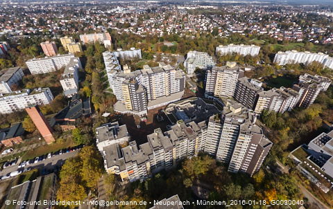 29.10.2024 - Marx-Zentrum, Studentenwohnheim, Wohnanlage Karl-Marx-Ring 52-62, KMR 53-57c Umgebung