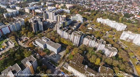 29.10.2024 - Marx-Zentrum, Studentenwohnheim, Wohnanlage Karl-Marx-Ring 52-62, KMR 53-57c Umgebung