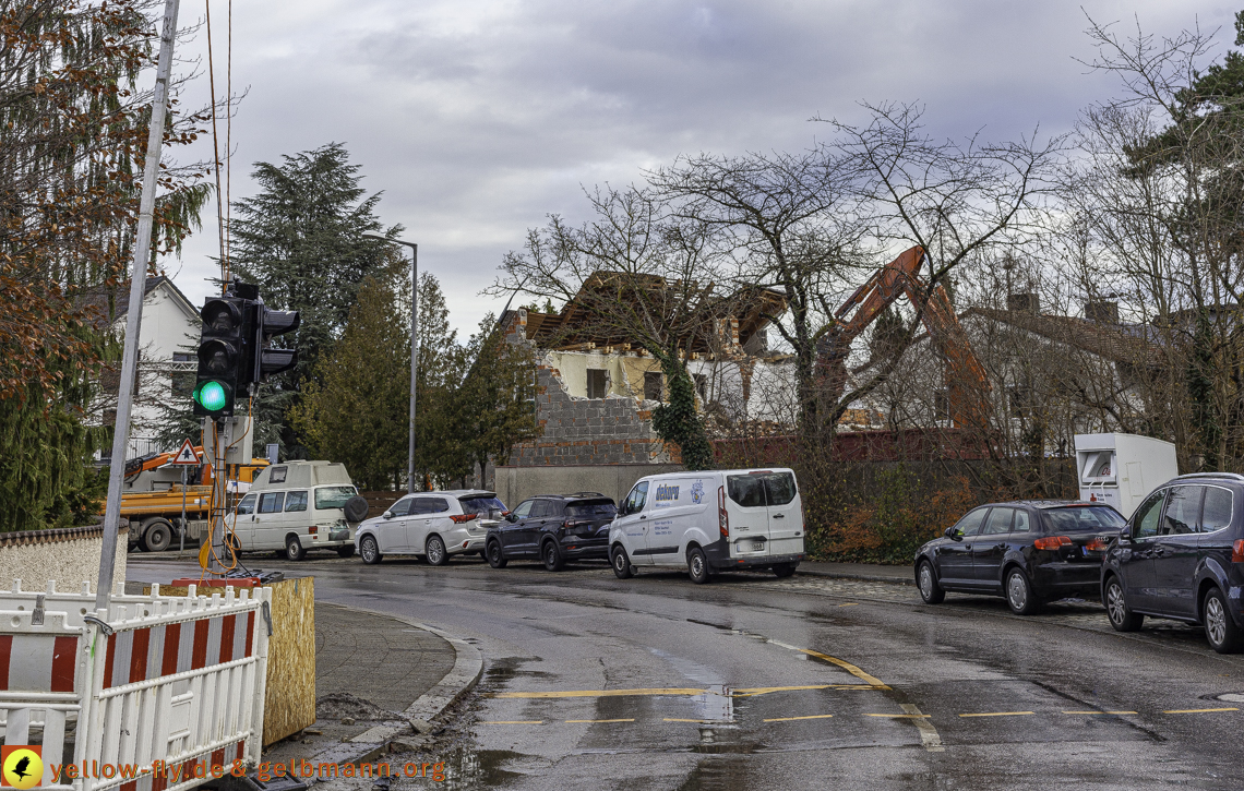 26.11.2024 - Baustelle in der Niederalmstraße Ecke Hugo-Lang-Bogen in Neuperlach