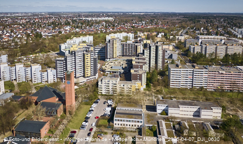 07.04.2025 - Münchner Wohnen am Karl-Marx-Ring 11-21 in Neuperlach