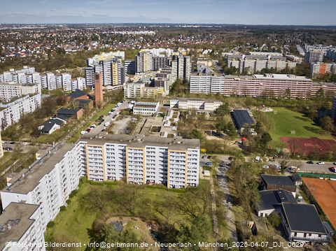 07.04.2025 - Marx-Zentrum, Studentenwohnheim, Wohnanlage Karl-Marx-Ring 52-62, KMR 53-57c Umgebung