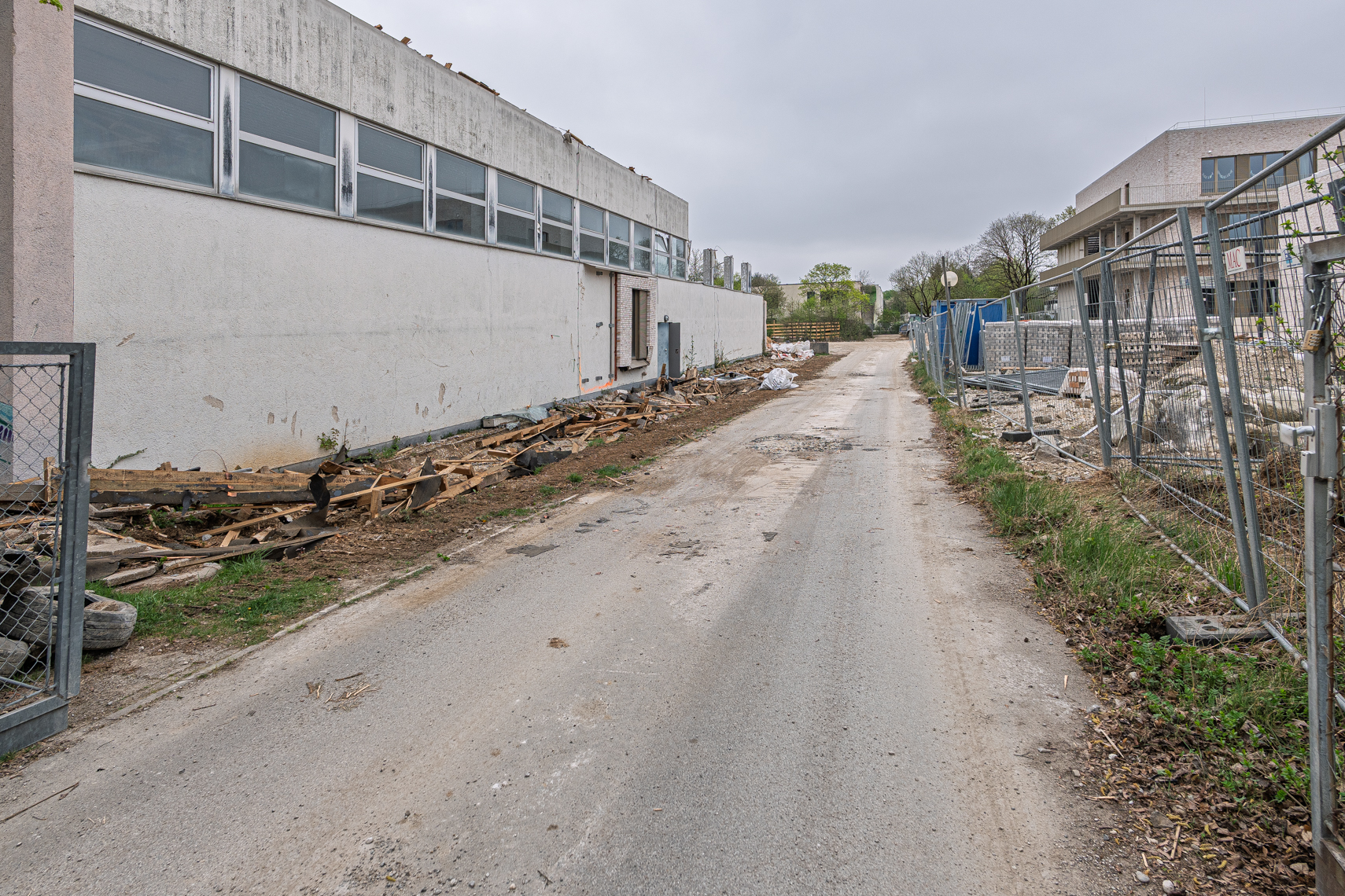 16.04.2025 - Abriss der Grundschule am Karl-Marx-Ring