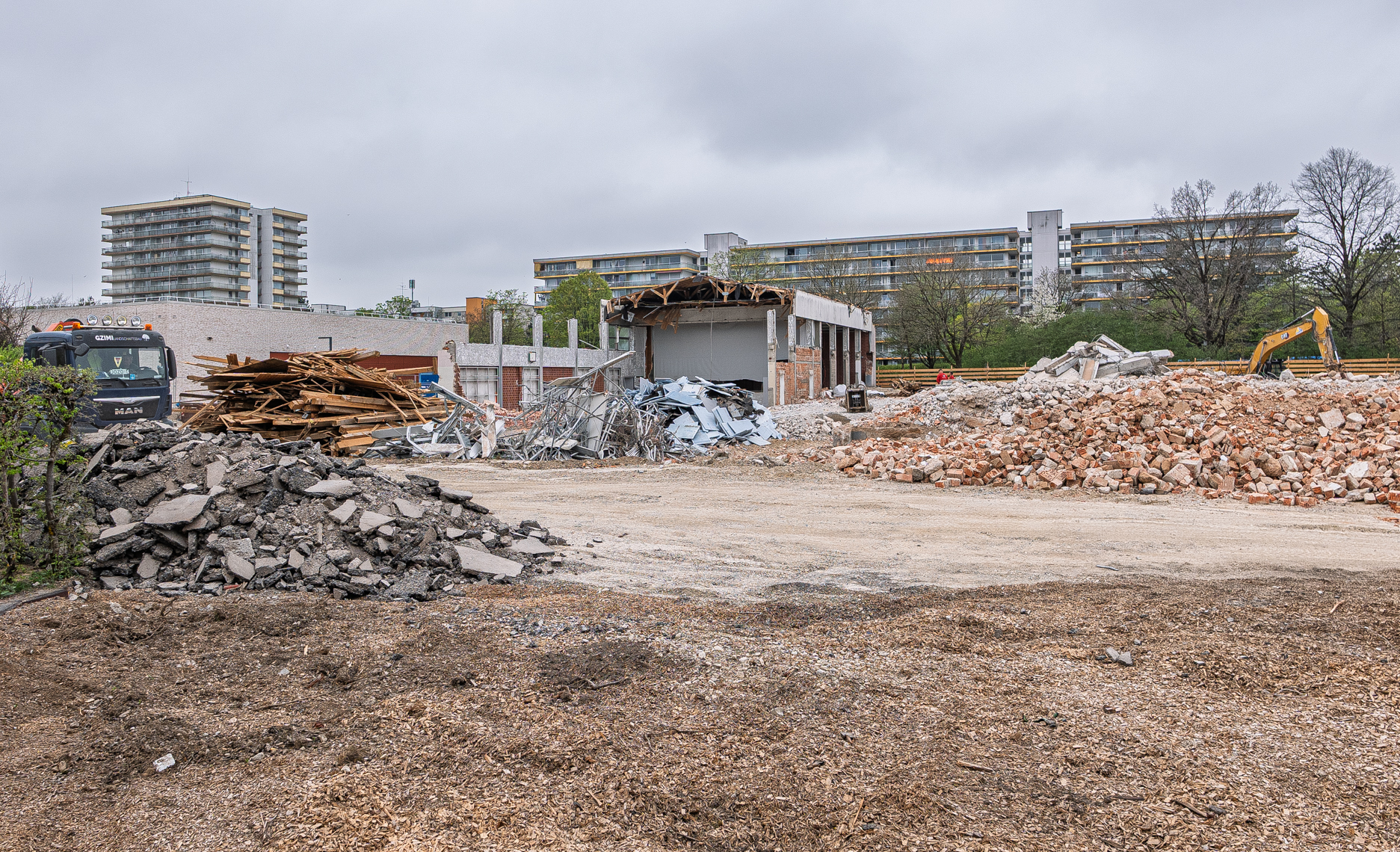 16.04.2025 - Abriss der Grundschule am Karl-Marx-Ring