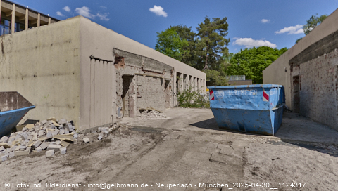 30.04.2025 - Abrissbaustelle Kindergarten an der Heinrich-Wieland-Strasse in Neuperlach