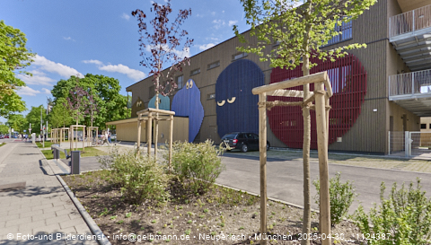 30.04.2025 - Abrissbaustelle Kindergarten an der Heinrich-Wieland-Strasse in Neuperlach