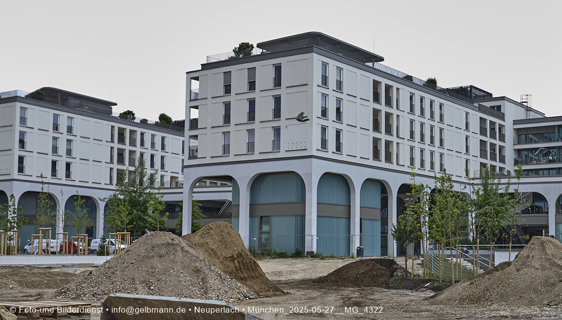 27.05.2025 - Bauarbeiten an den Freiflächen vom Perlach Plaza 