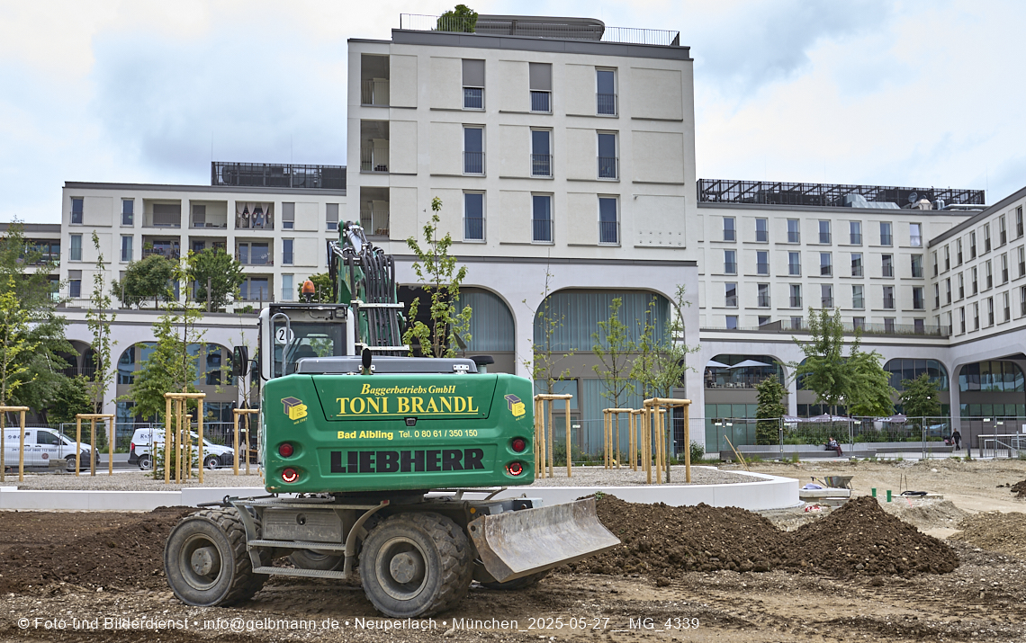27.05.2025 - Bauarbeiten an den Freiflächen vom Perlach Plaza 