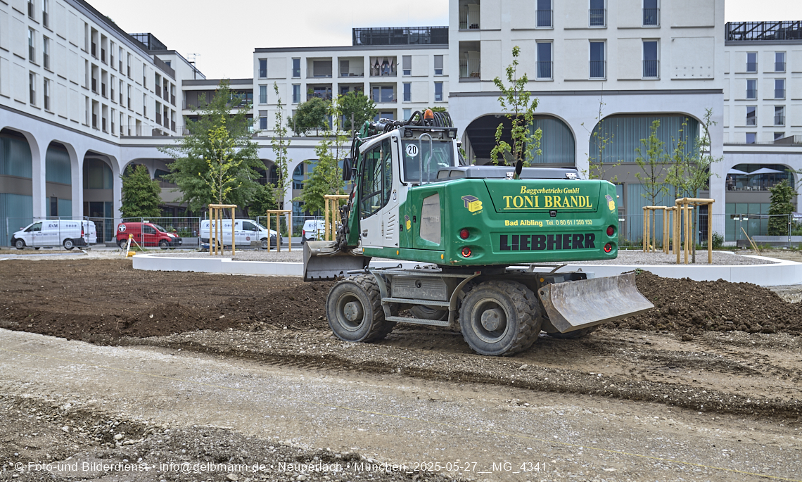 27.05.2025 - Bauarbeiten an den Freiflächen vom Perlach Plaza 