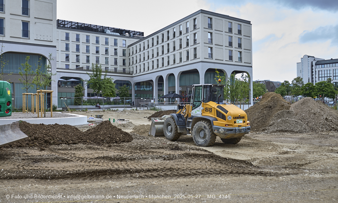 27.05.2025 - Bauarbeiten an den Freiflächen vom Perlach Plaza 