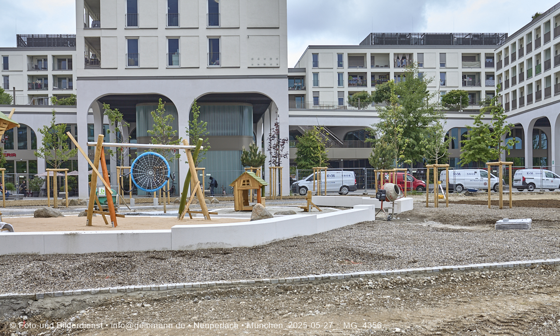 27.05.2025 - Bauarbeiten an den Freiflächen vom Perlach Plaza 
