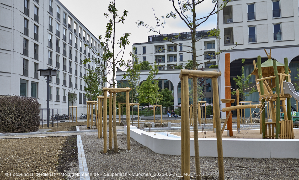 27.05.2025 - Bauarbeiten an den Freiflächen vom Perlach Plaza 