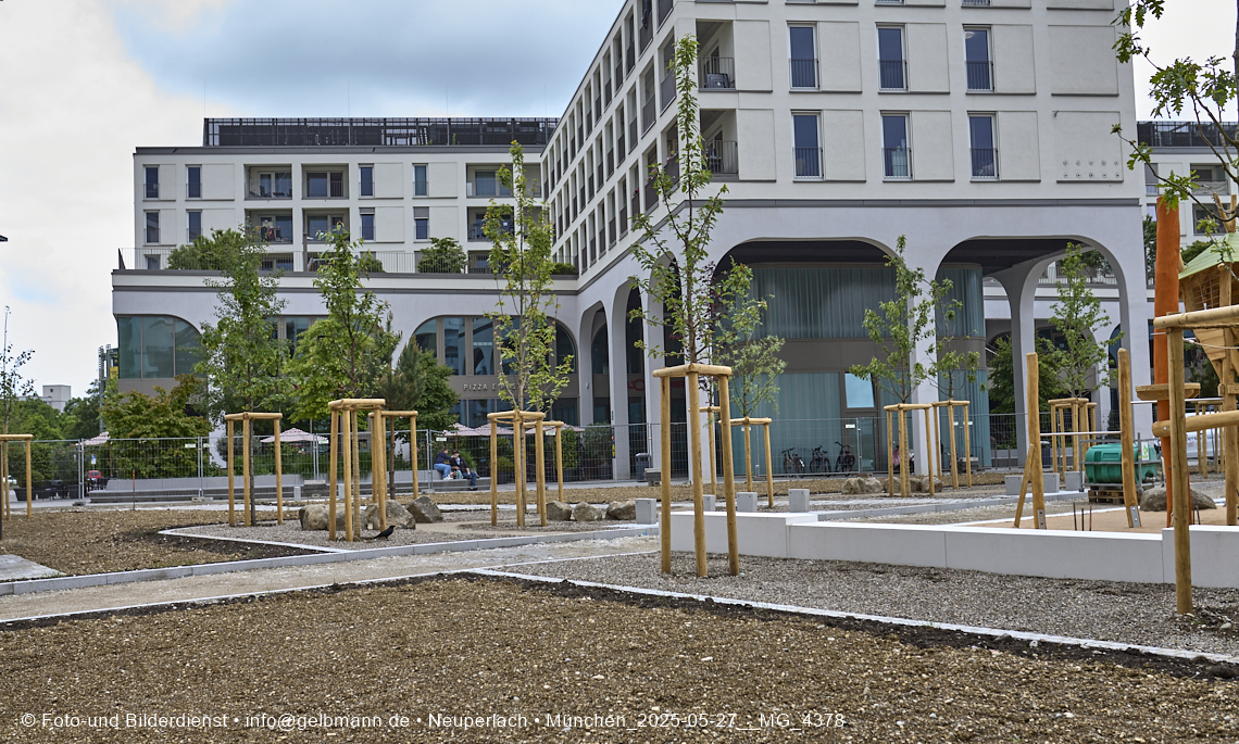 27.05.2025 - Bauarbeiten an den Freiflächen vom Perlach Plaza 