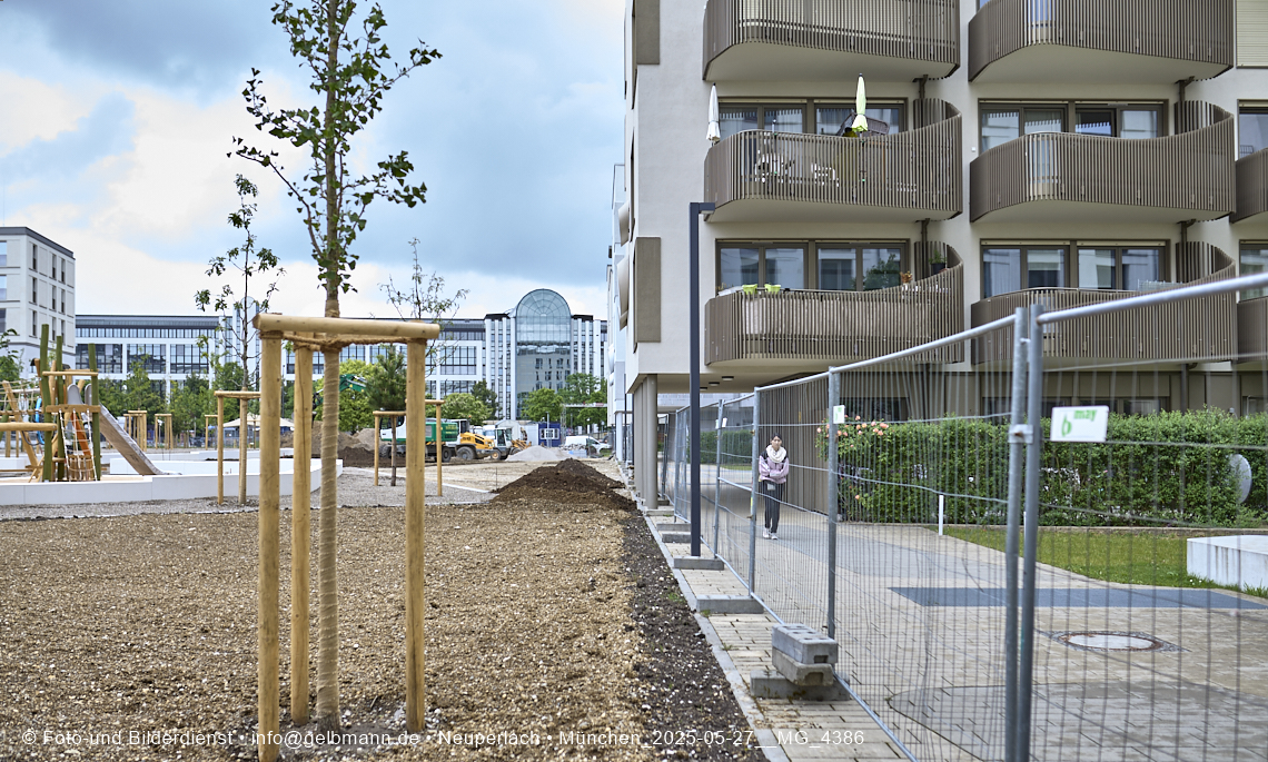 27.05.2025 - Bauarbeiten an den Freiflächen vom Perlach Plaza 