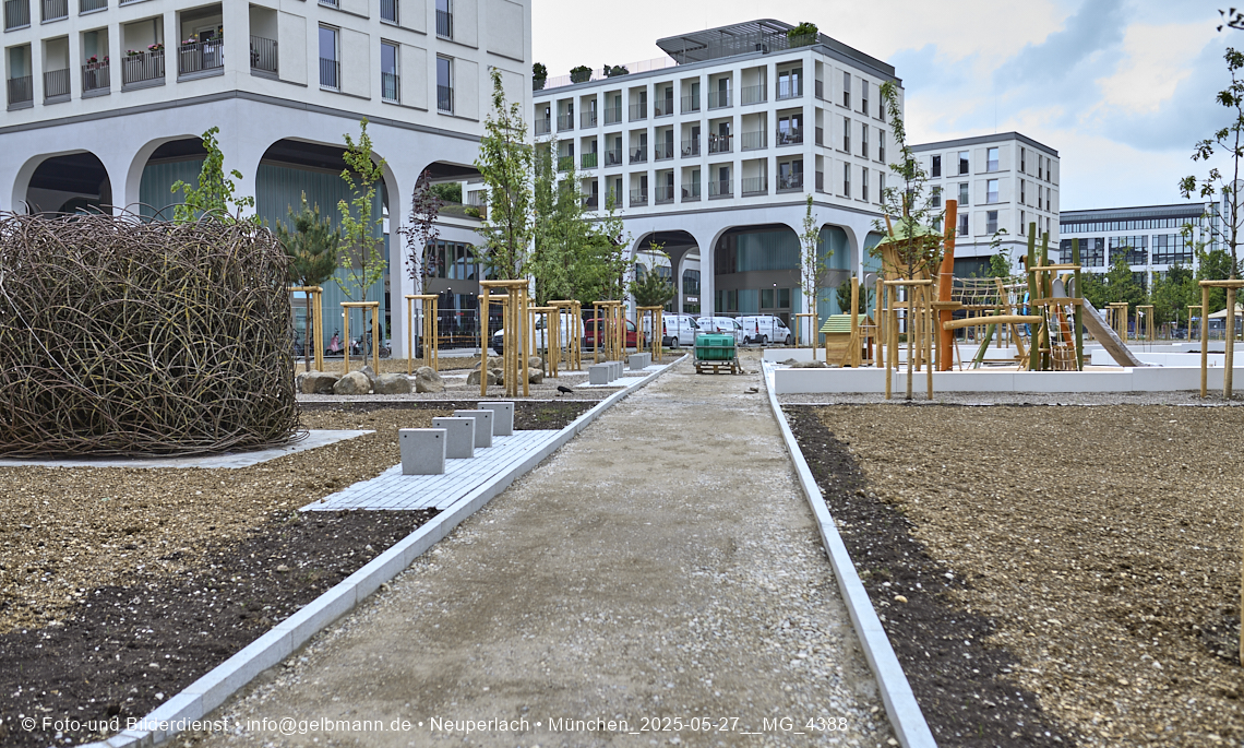 27.05.2025 - Bauarbeiten an den Freiflächen vom Perlach Plaza 