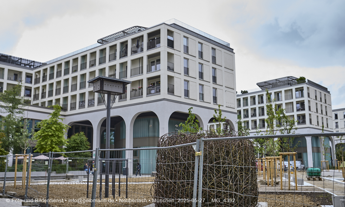 27.05.2025 - Bauarbeiten an den Freiflächen vom Perlach Plaza 