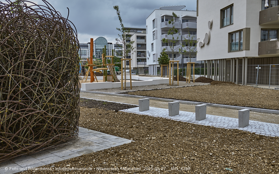 27.05.2025 - Bauarbeiten an den Freiflächen vom Perlach Plaza 