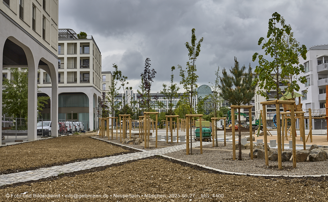 27.05.2025 - Bauarbeiten an den Freiflächen vom Perlach Plaza 
