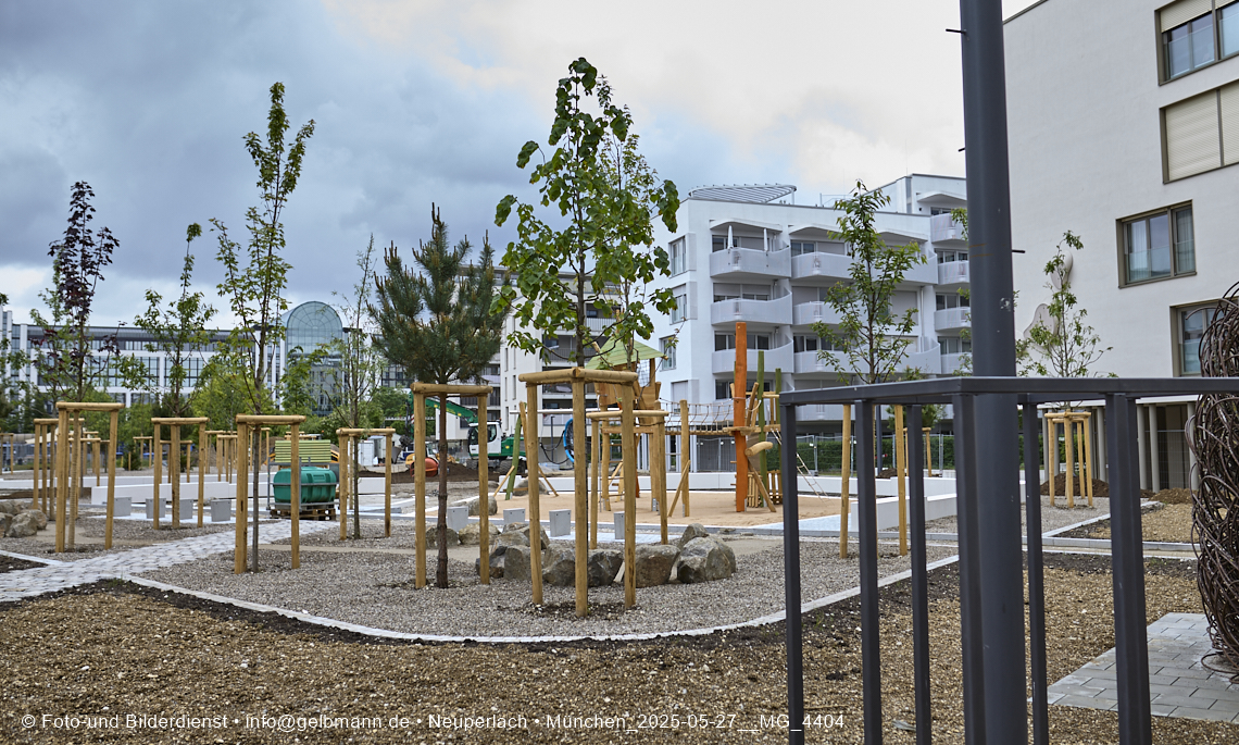 27.05.2025 - Bauarbeiten an den Freiflächen vom Perlach Plaza 