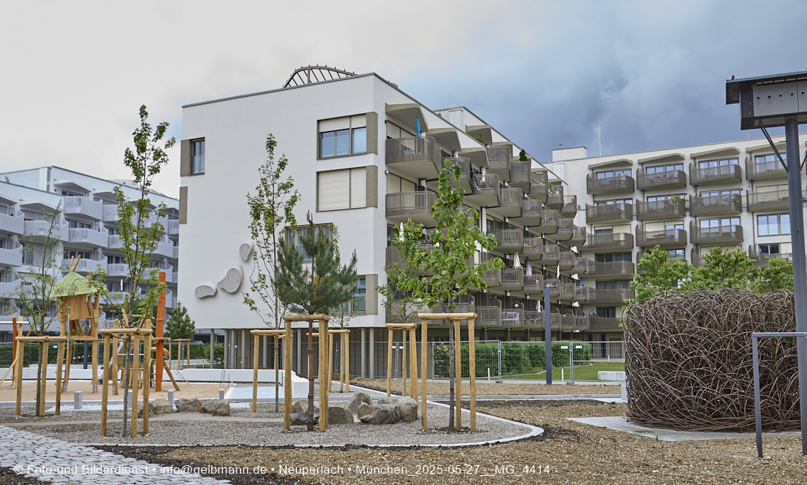 27.05.2025 - Bauarbeiten an den Freiflächen vom Perlach Plaza 