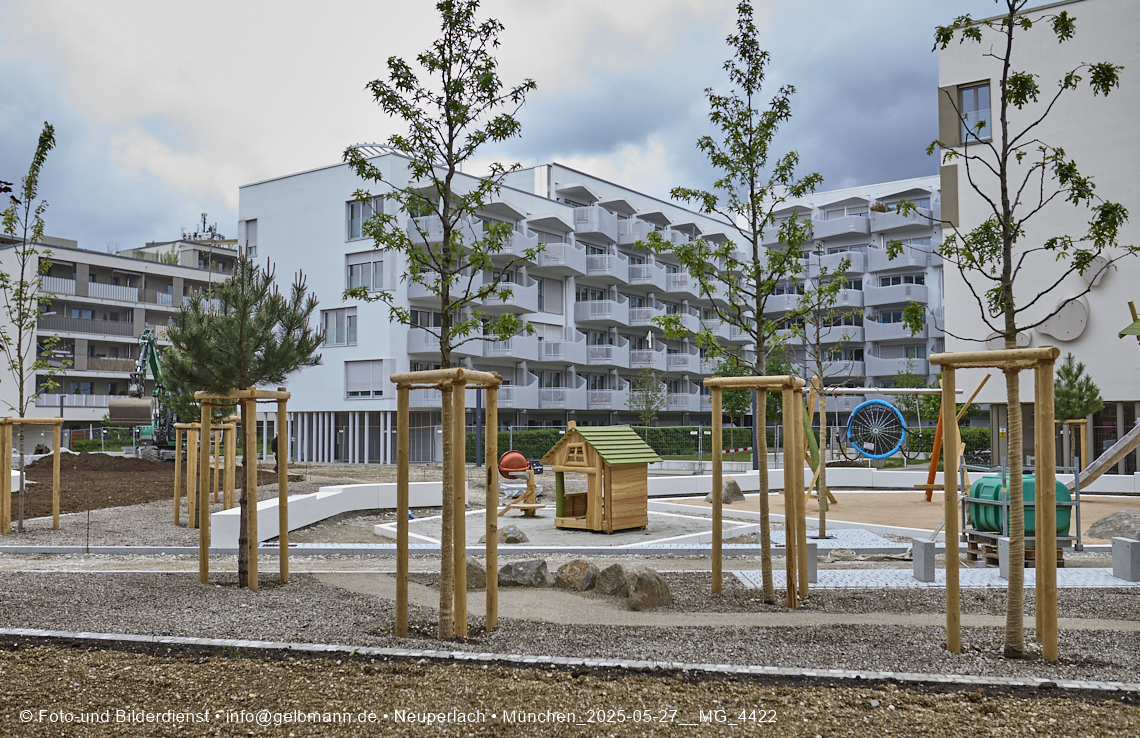 27.05.2025 - Bauarbeiten an den Freiflächen vom Perlach Plaza 