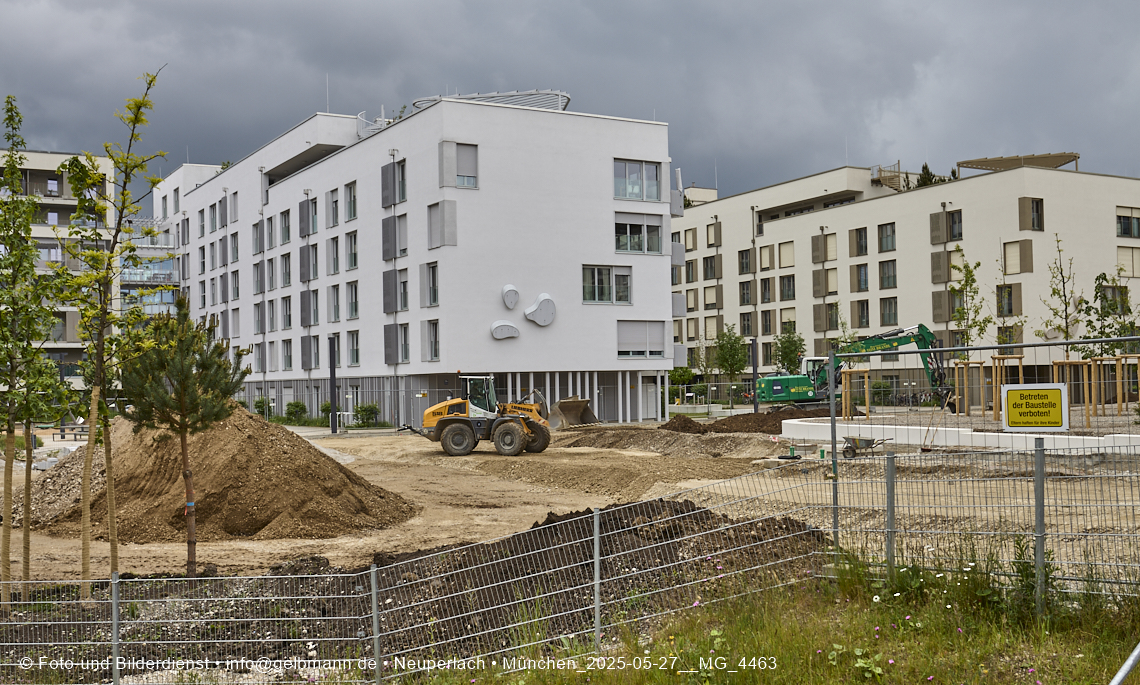 27.05.2025 - Bauarbeiten an den Freiflächen vom Perlach Plaza 