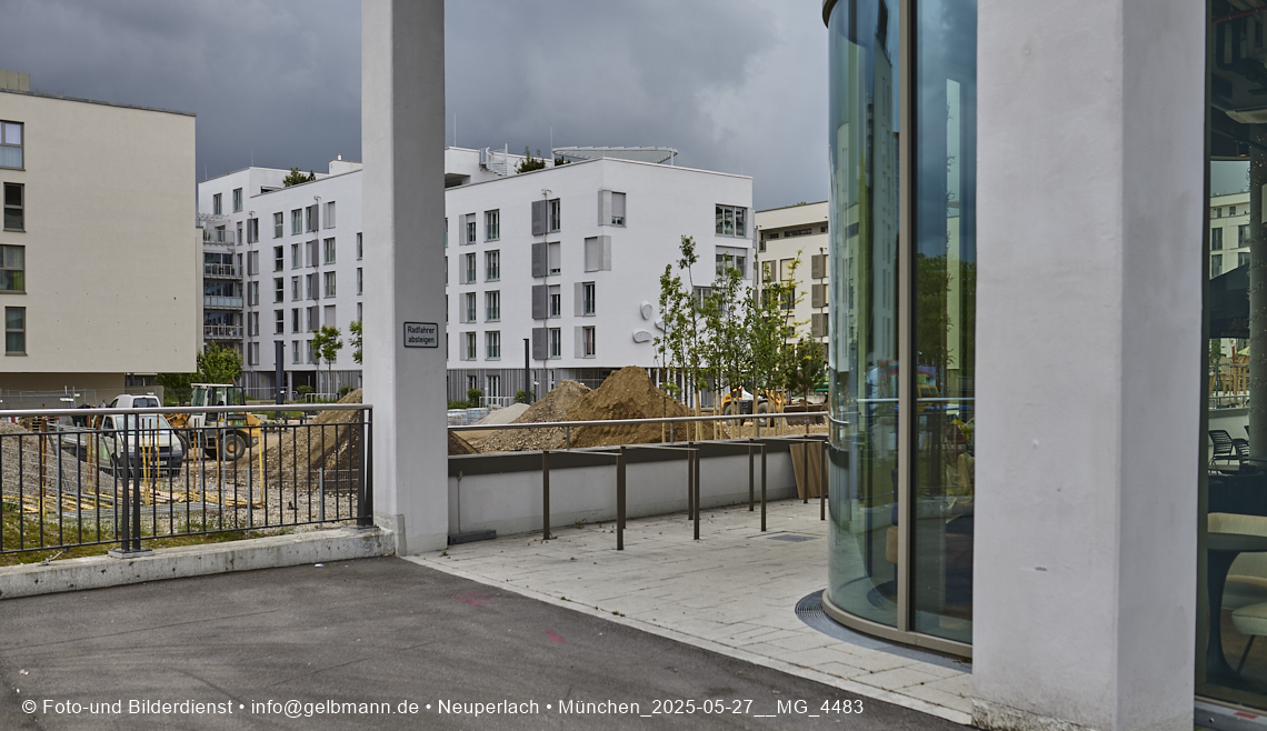 27.05.2025 - Bauarbeiten an den Freiflächen vom Perlach Plaza 
