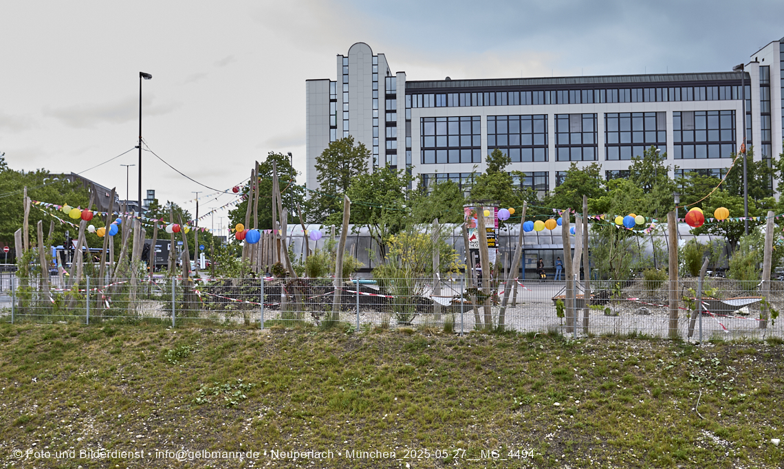 27.05.2025 - Bauarbeiten an den Freiflächen vom Perlach Plaza 