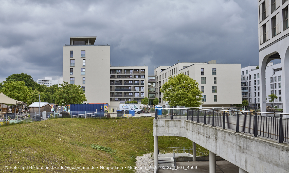 27.05.2025 - Bauarbeiten an den Freiflächen vom Perlach Plaza 