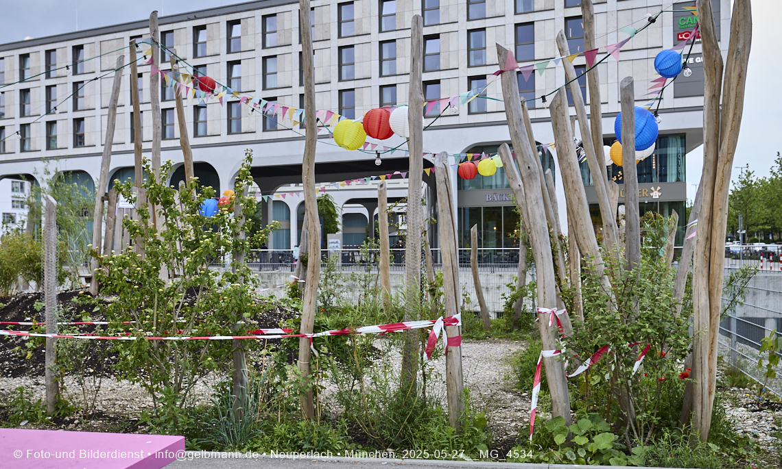 27.05.2025 - Bauarbeiten an den Freiflächen vom Perlach Plaza 