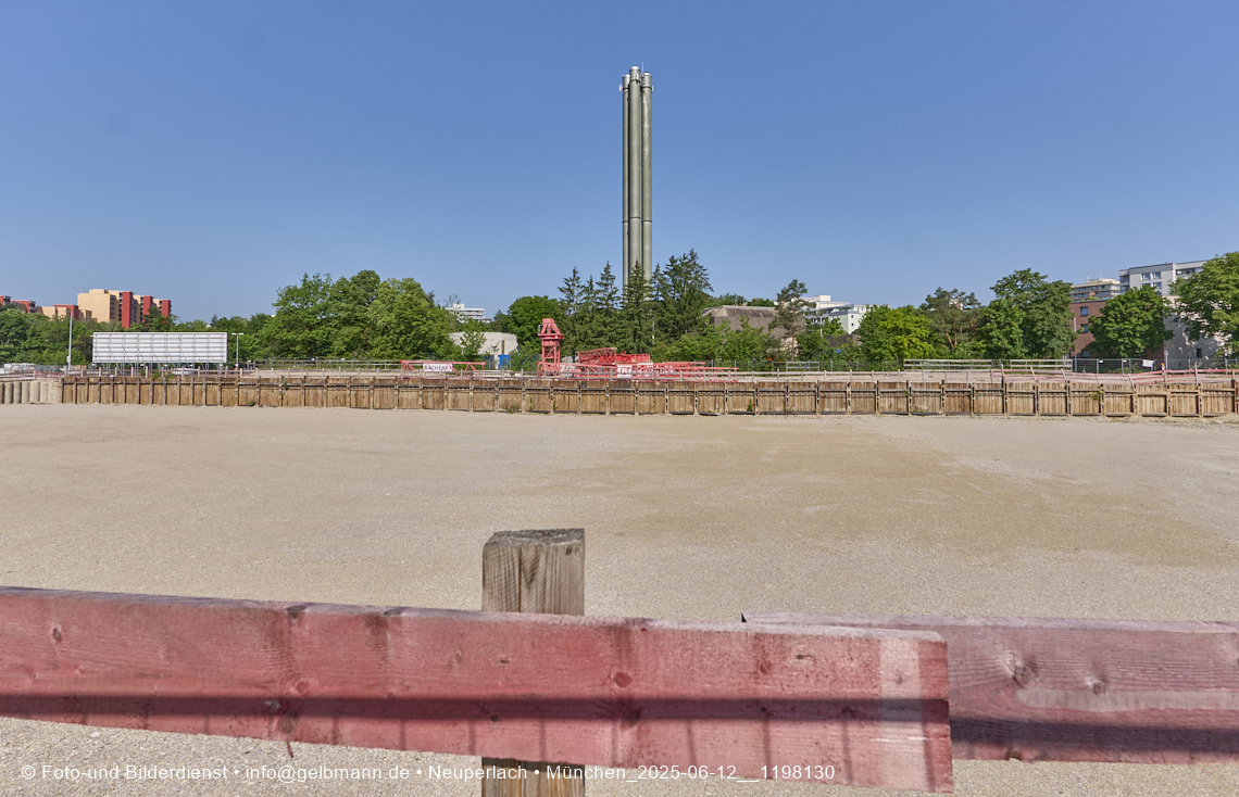 12.06.2025 - Alexisquartier_mit_Wohnanlage Karl-Marx-Ring 52-62 und das Marx-Zentrum in Neuperlach