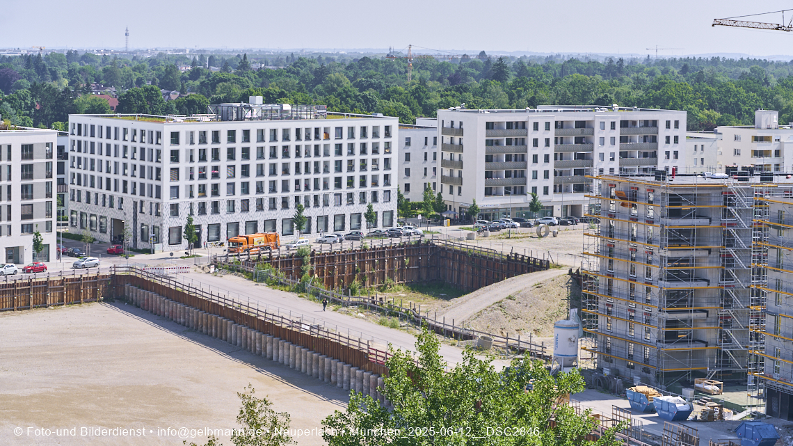 12.06.2025 - Alexisquartier_mit_Wohnanlage Karl-Marx-Ring 52-62 und das Marx-Zentrum in Neuperlach